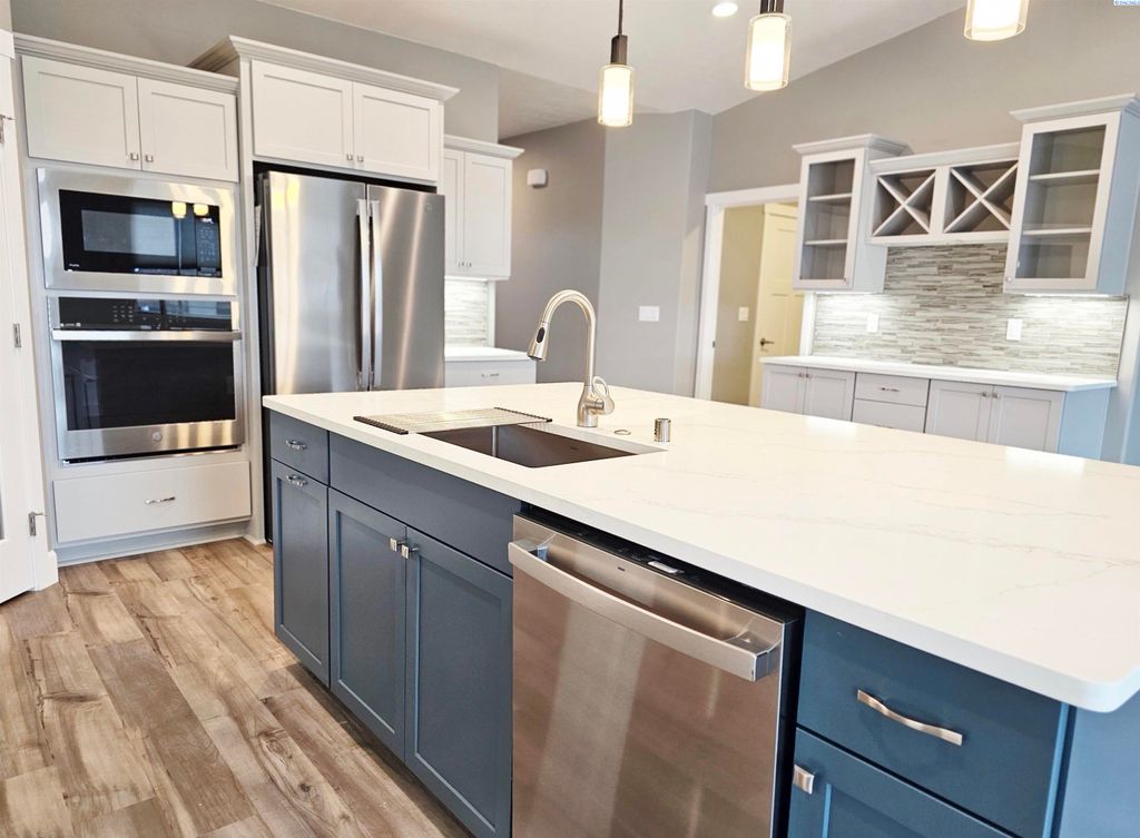 Photo of 2890 Wellness Court, West Richland, WA 99353 (MLS # 292146)