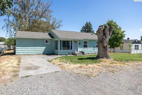 Photo of 509 S Johnson St, Kennewick, WA 99336 (MLS # 288474) Photo of 509 S Johnson St, Kennewick, WA 99336 (MLS # 288474)