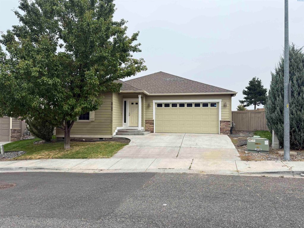 Photo of 5702 W 23rd Ave, Kennewick, WA 99338 (MLS # 290866)