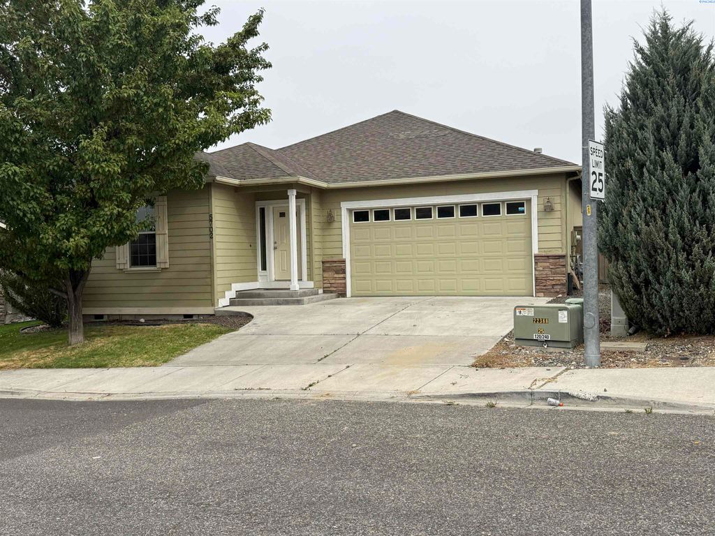 Photo of 5702 W 23rd Ave, Kennewick, WA 99338 (MLS # 290866)