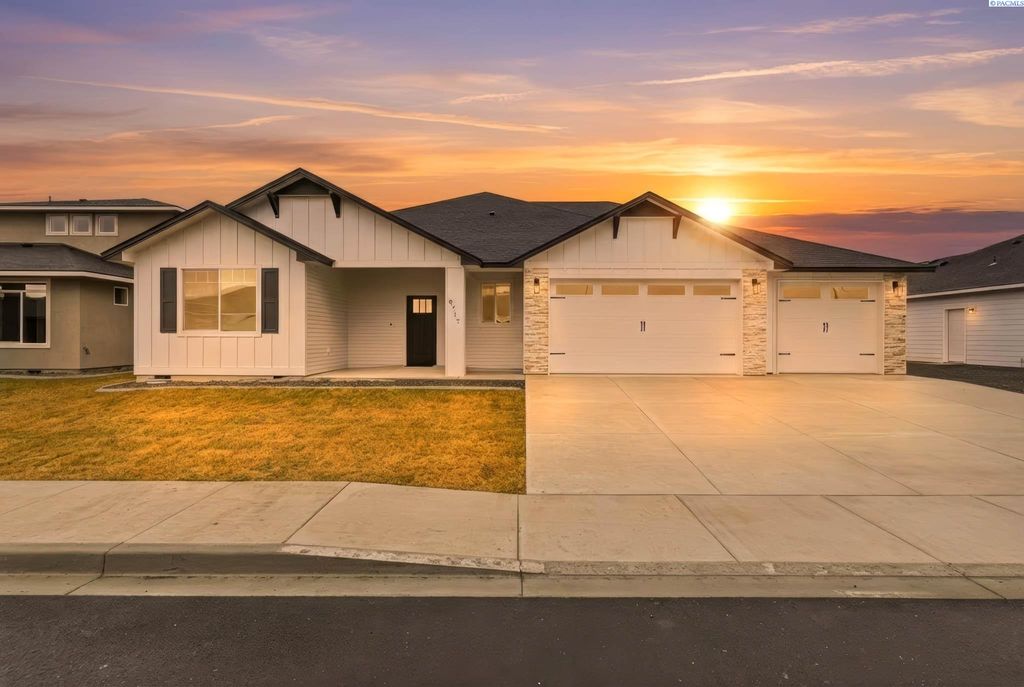 Photo of 8717 Silver Mound Dr, Pasco, WA 99301 (MLS # 292584)