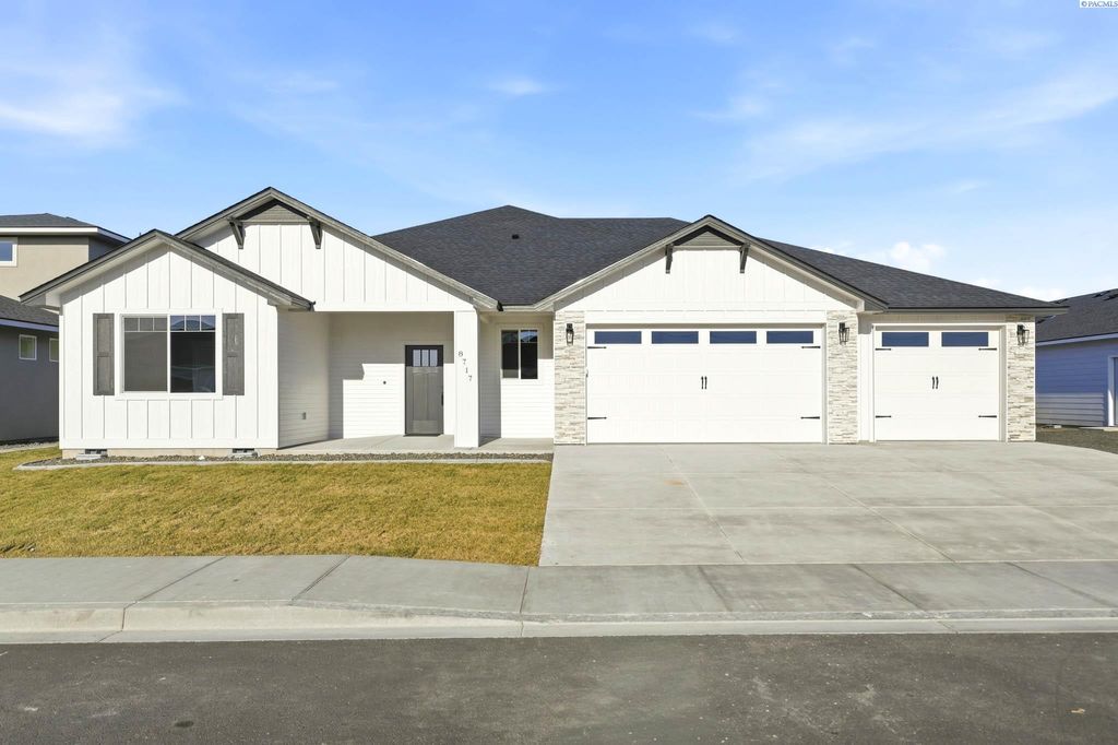 Photo of 8717 Silver Mound Dr, Pasco, WA 99301 (MLS # 292584)