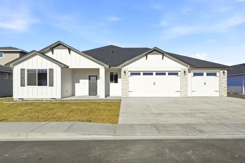 Photo of 8717 Silver Mound Dr, Pasco, WA 99301 (MLS # 292584)