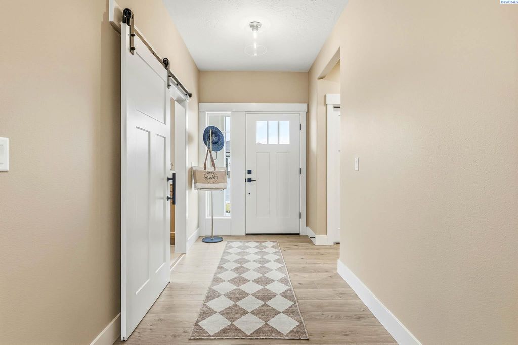 Photo of 8717 Silver Mound Dr, Pasco, WA 99301 (MLS # 292584)