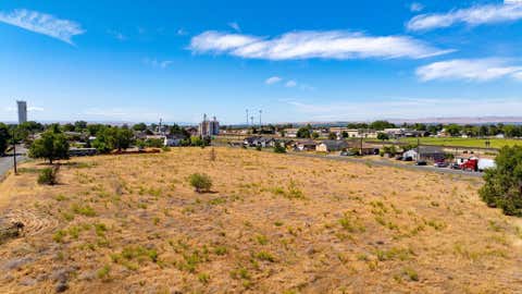 Photo of 710 South St, Mabton, WA 98935 (MLS # 293731)