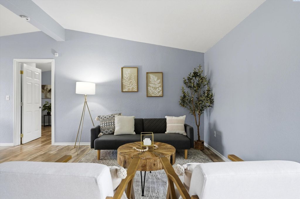 Photo of 6814 W Victoria Ave, Kennewick, WA 99336 (MLS # 290739)