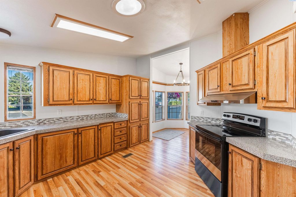 Photo of 7901 W Clearwater #125 Ave, Kennewick, WA 99336 (MLS # 287790)
