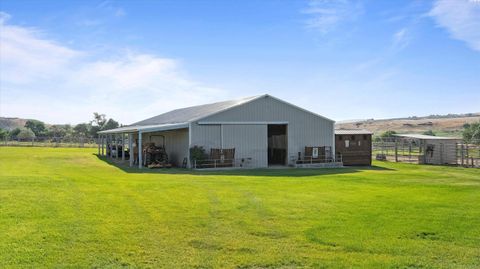 Photo of 35803 W Rayhill Rd, Benton City, WA 99320 (MLS # 291752)