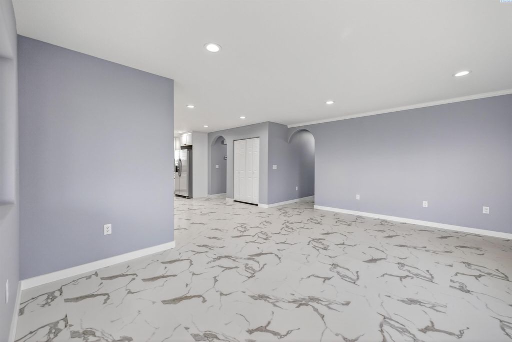 Photo of 412 Victoria St, Sunnyside, WA 98944 (MLS # 292095)