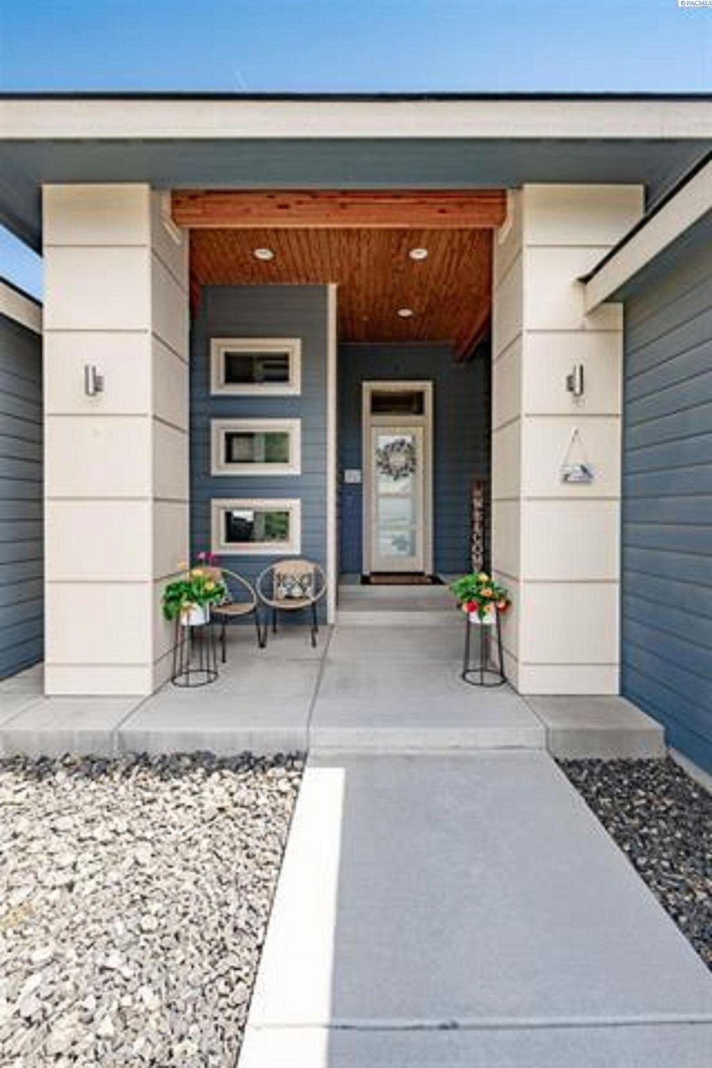 Photo of 5373 S Kent St, Kennewick, WA 99337 (MLS # 292413)