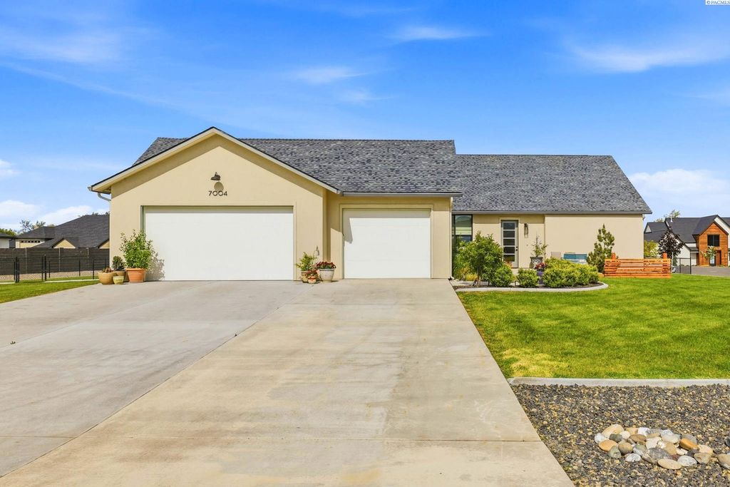 Photo of 7004 Ricky RD, Pasco, WA 99352 (MLS # 293033)