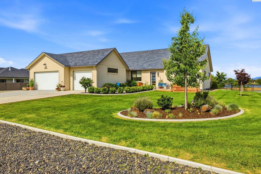 Photo of 7004 Ricky RD, Pasco, WA 99352 (MLS # 293033)