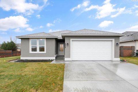 Photo of 6958 W 31st Ave, Kennewick, WA 99338 (MLS # 289229)