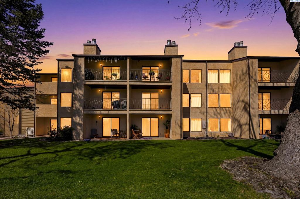 Photo of 303 Gage Blvd #309 Blvd, Richland, WA 99352 (MLS # 291872)