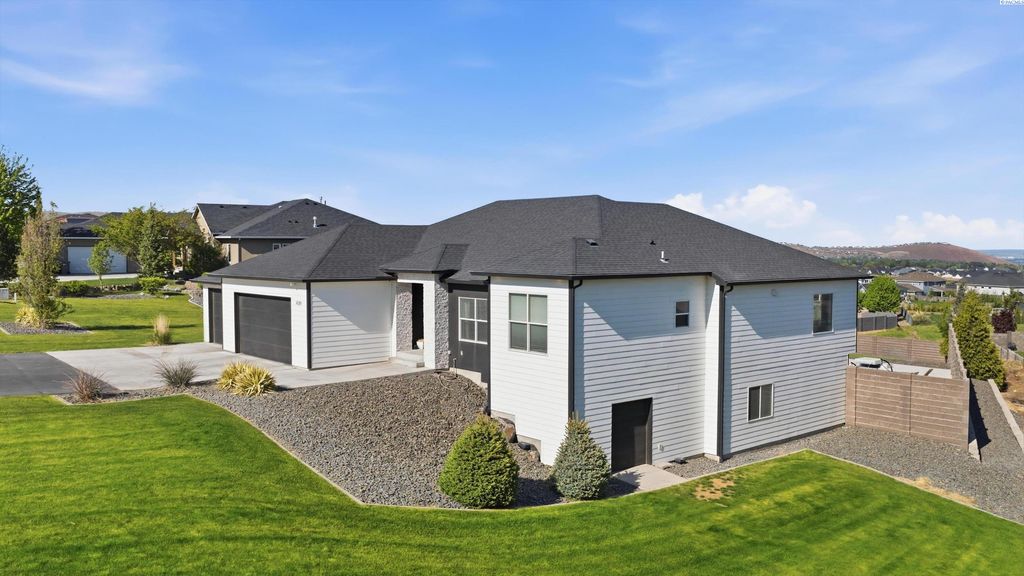 Photo of 14319 Grandview Ln, Kennewick, WA 99338 (MLS # 292620)