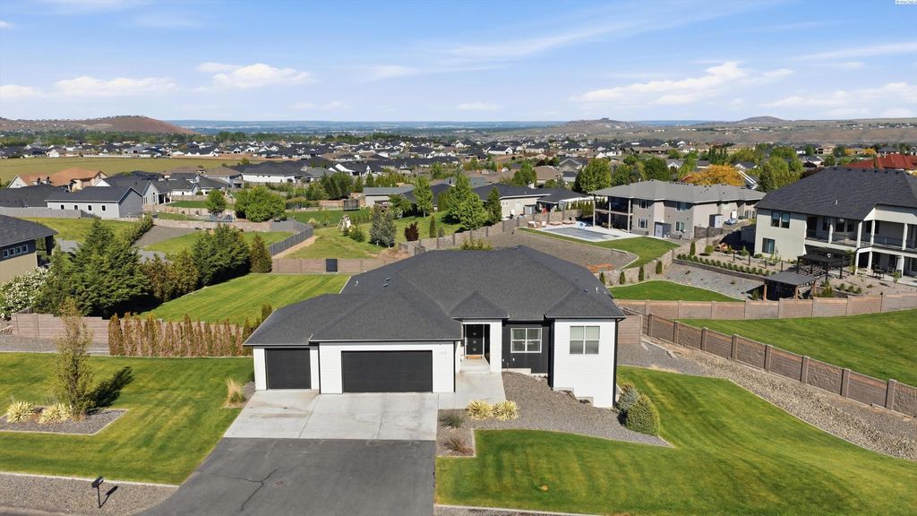 Photo of 14319 Grandview Ln, Kennewick, WA 99338 (MLS # 292620)