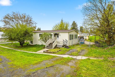 Photo of 119 E 7th St, Rosalia, WA 99170 (MLS # 292478)