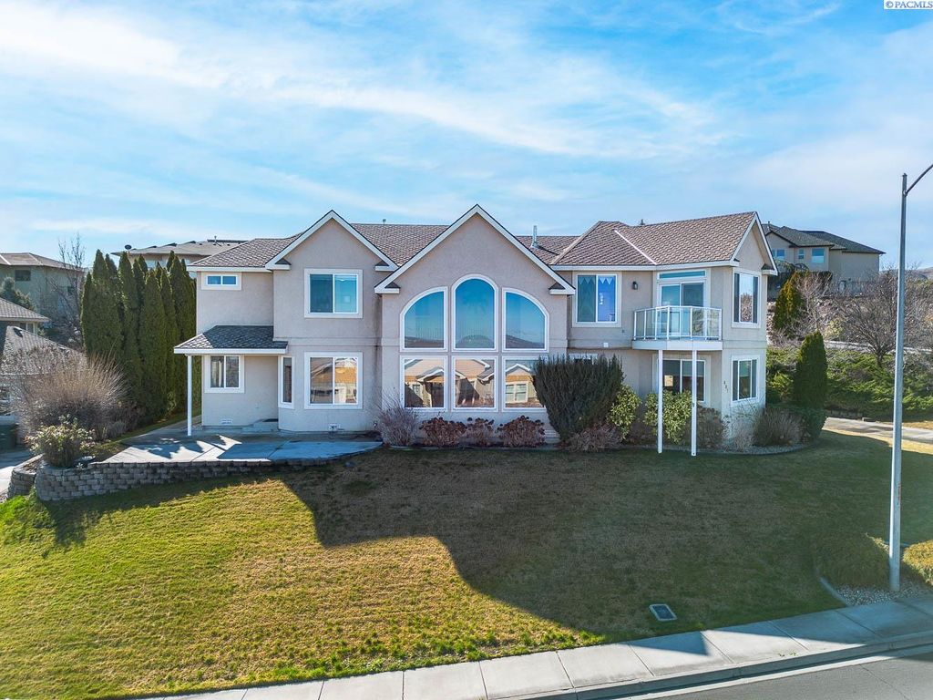 Photo of 491 Adair Drive, Richland, WA 99352 (MLS # 290792)