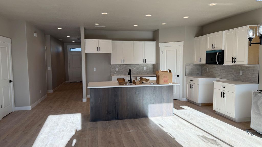 Photo of 8806 Silver Mound Dr #A, Pasco, WA 99353 (MLS # 289681)