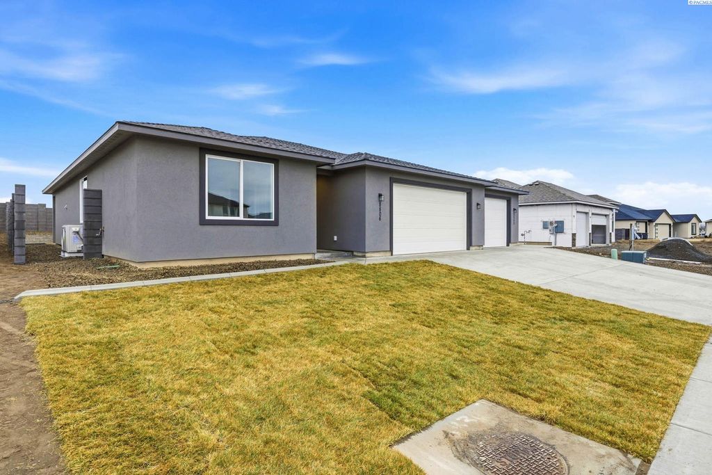 Photo of 8806 Silver Mound Dr #A, Pasco, WA 99353 (MLS # 289681)