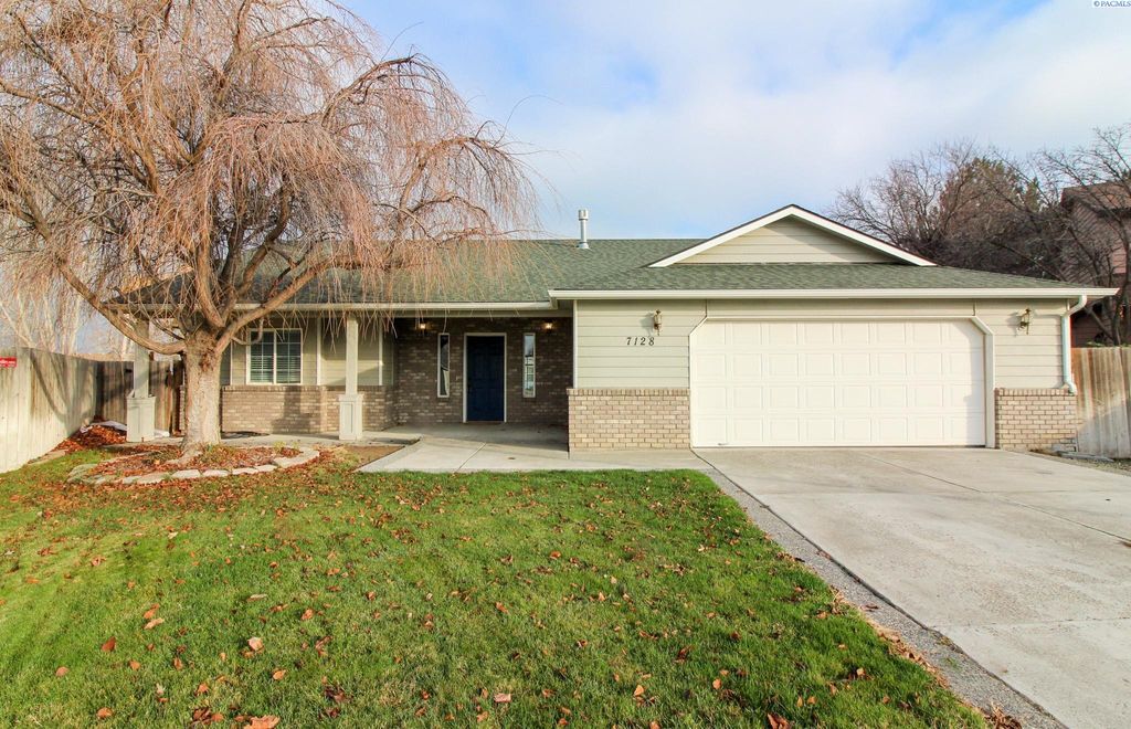 Photo of 7128 W 3rd Place, Kennewick, WA 99336 (MLS # 289215)
