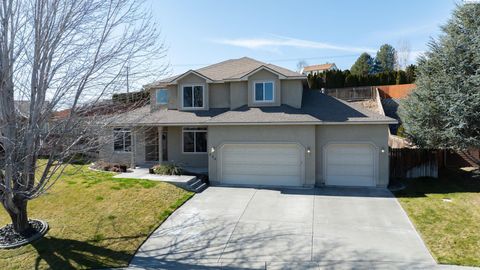 Photo of 325 Sell Ln, Richland, WA 99352 (MLS # 290957)