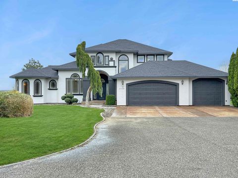 Photo of 211028 E Terril Rd, Kennewick, WA 99337 (MLS # 291633)