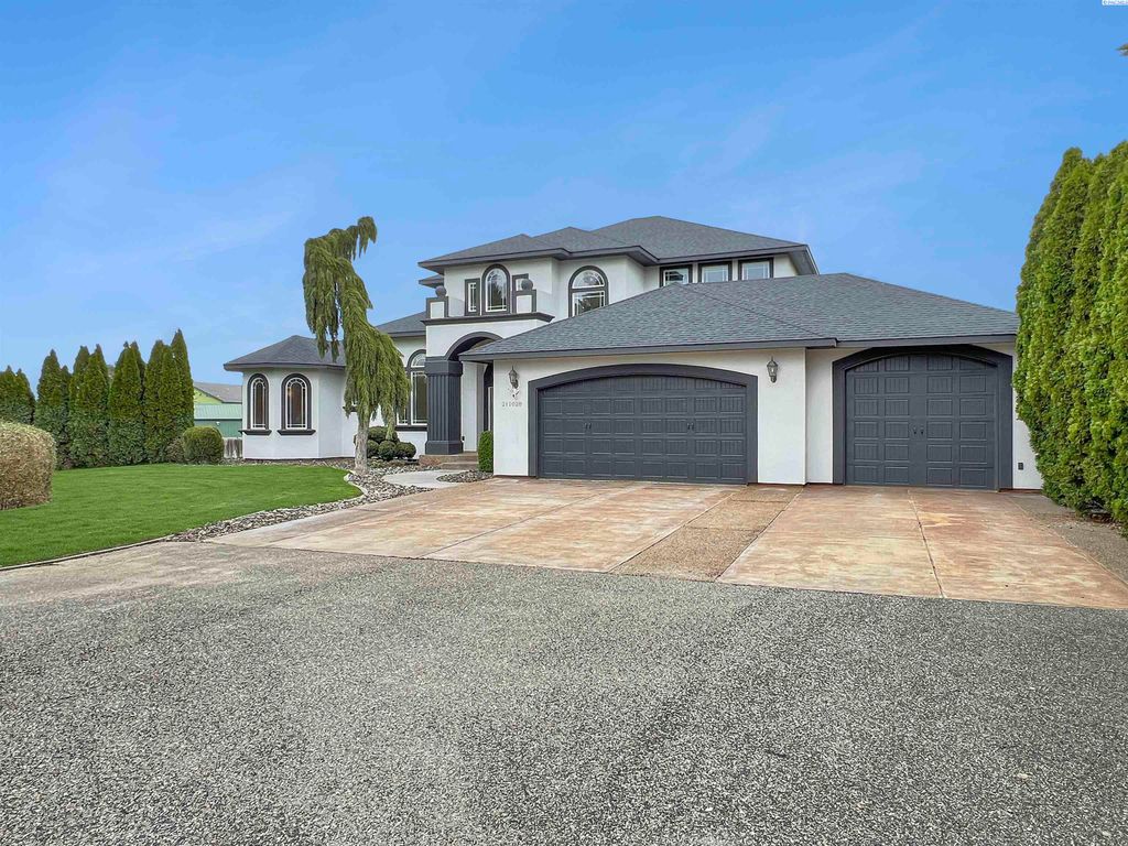 Photo of 211028 E Terril Rd, Kennewick, WA 99337 (MLS # 291633)