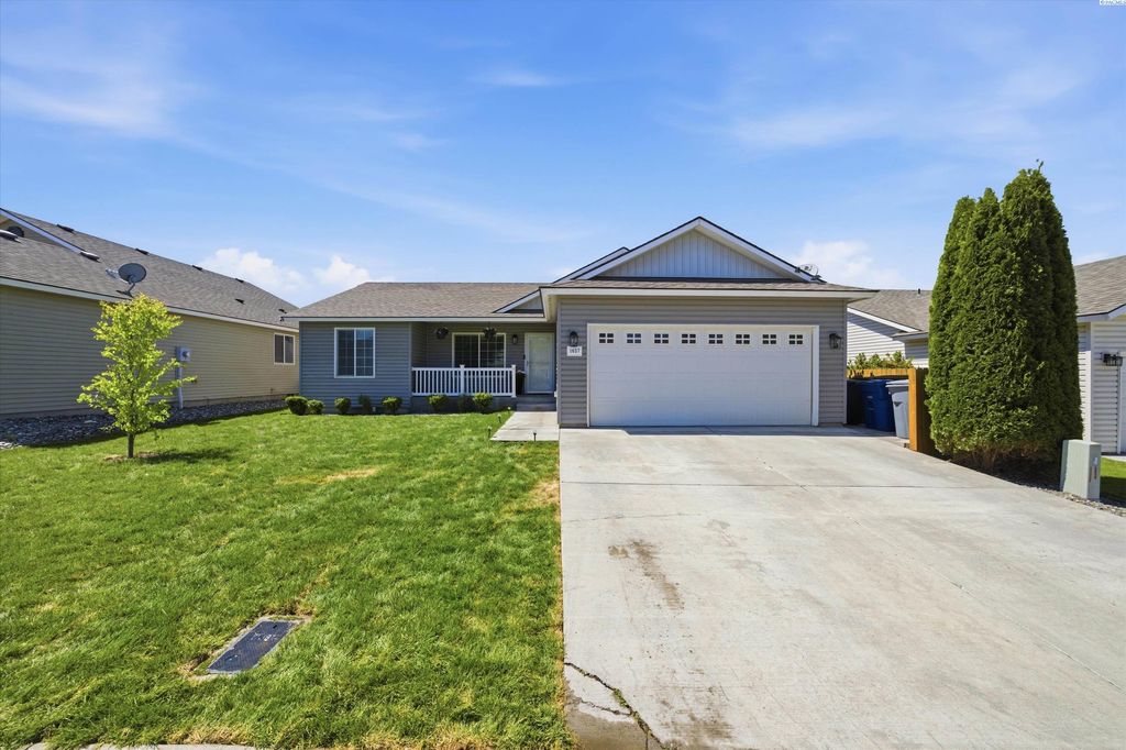 Photo of 1657 Brittlebush Ln, Richland, WA 99352 (MLS # 292543)