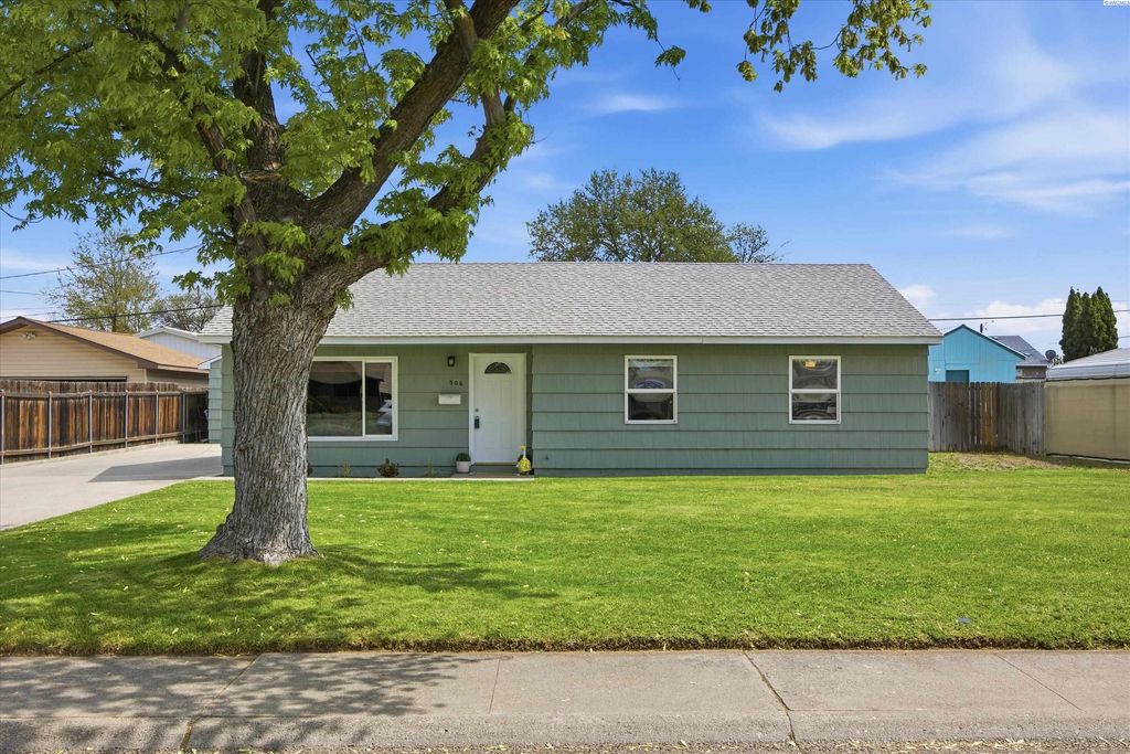 Photo of 906 Chestnut Ave, Richland, WA 99352 (MLS # 292253)
