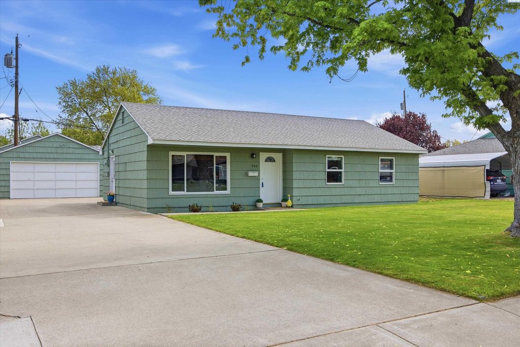 Photo of 906 Chestnut Ave, Richland, WA 99352 (MLS # 292253)