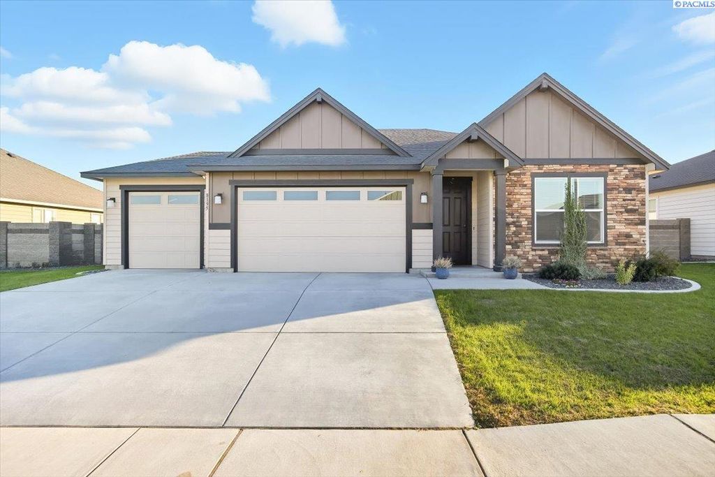 Photo of 8195 Lennox St, West Richland, WA 99353 (MLS # 288124)