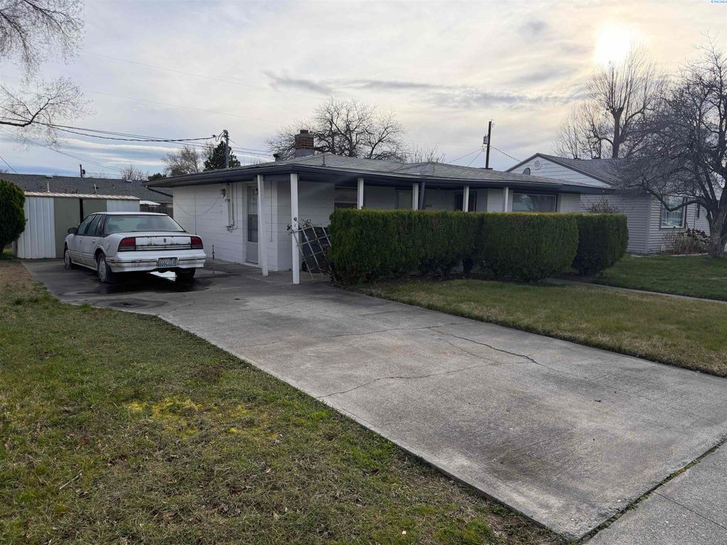 Photo of 317 W 10th Ave, Kennewick, WA 99336 (MLS # 291098)