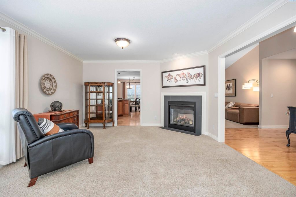 Photo of 1601 S Jefferson Place, Kennewick, WA 99338 (MLS # 288286)