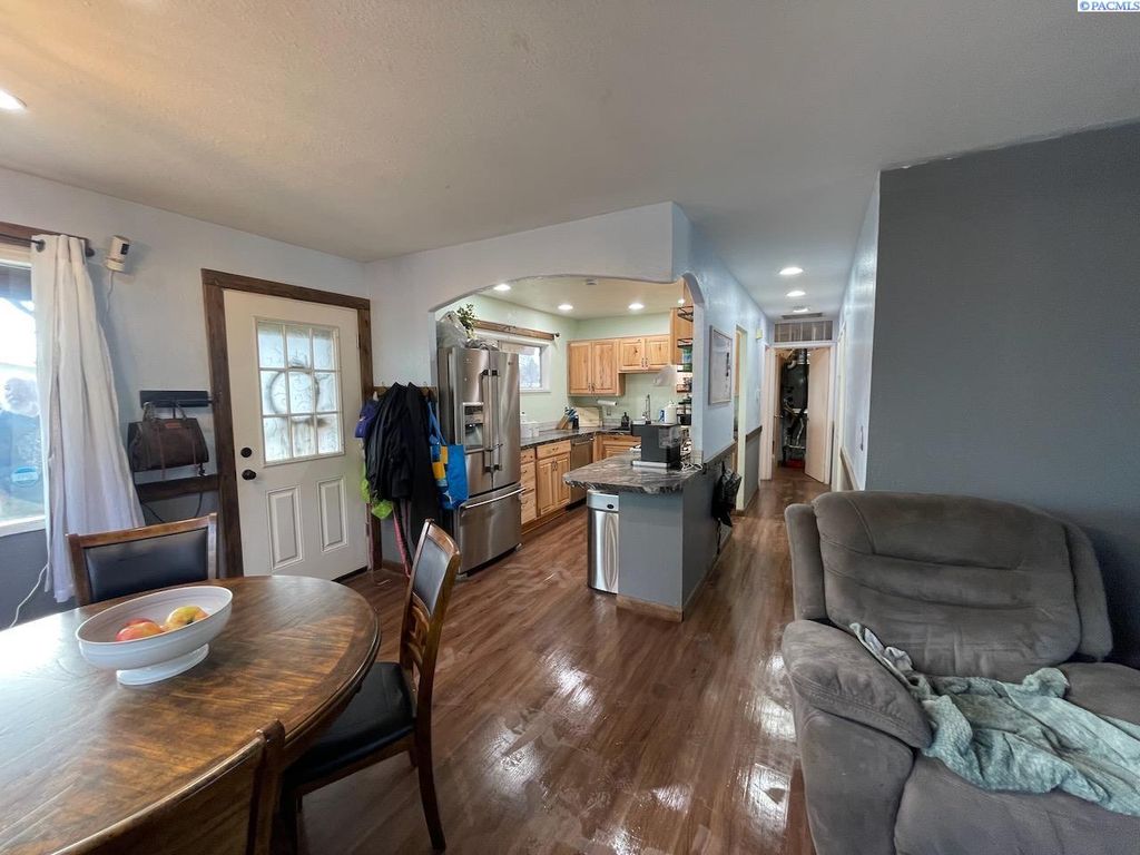 Photo of 2402 Dover Street, Richland, WA 99352 (MLS # 290820)