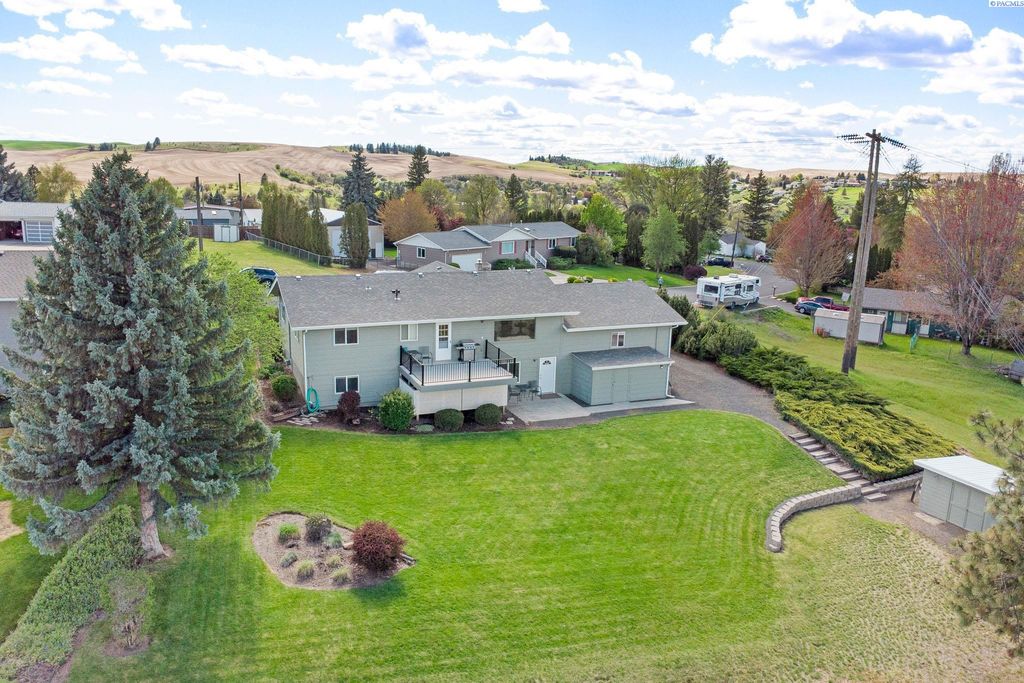 Photo of 616 E Valleyview Ave, Colfax, WA 99111 (MLS # 292444)