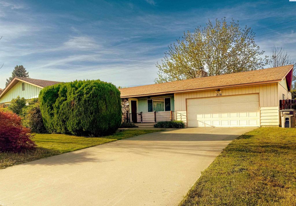 Photo of 316 W 21st Ave, Kennewick, WA 99337 (MLS # 293022)