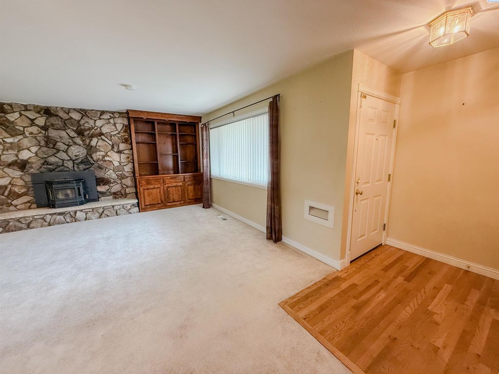 Photo of 316 W 21st Ave, Kennewick, WA 99337 (MLS # 293022)