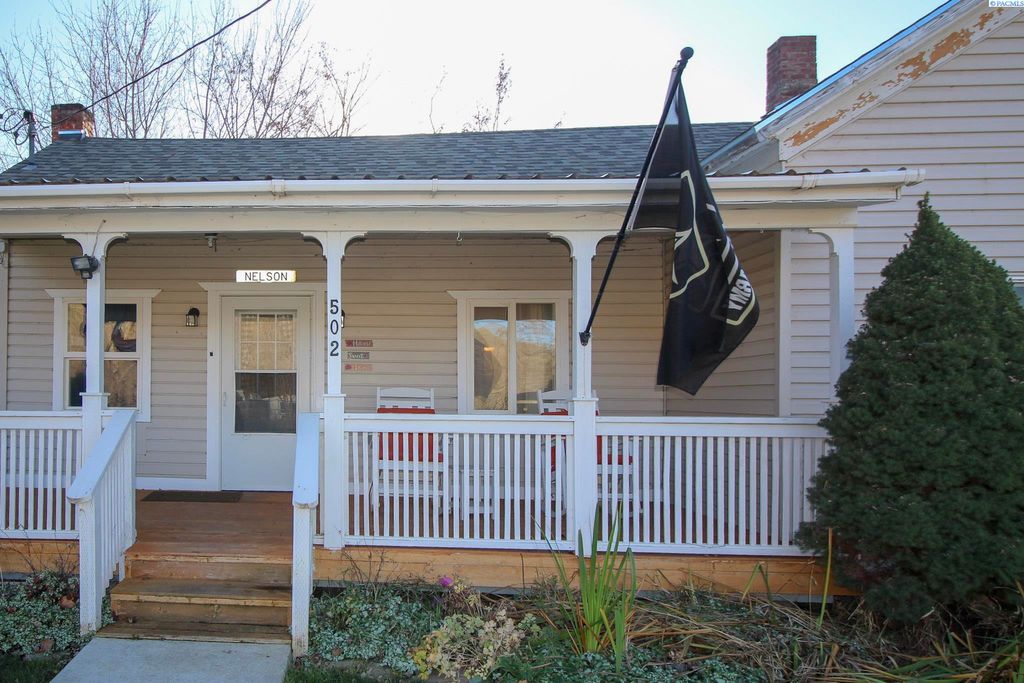 Photo of 502 Tucannon Street, Other, WA 99359 (MLS # 289490)