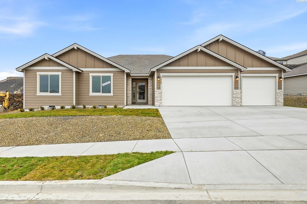 Photo of 6556 W 29th Ct, Kennewick, WA 99338 (MLS # 289306)