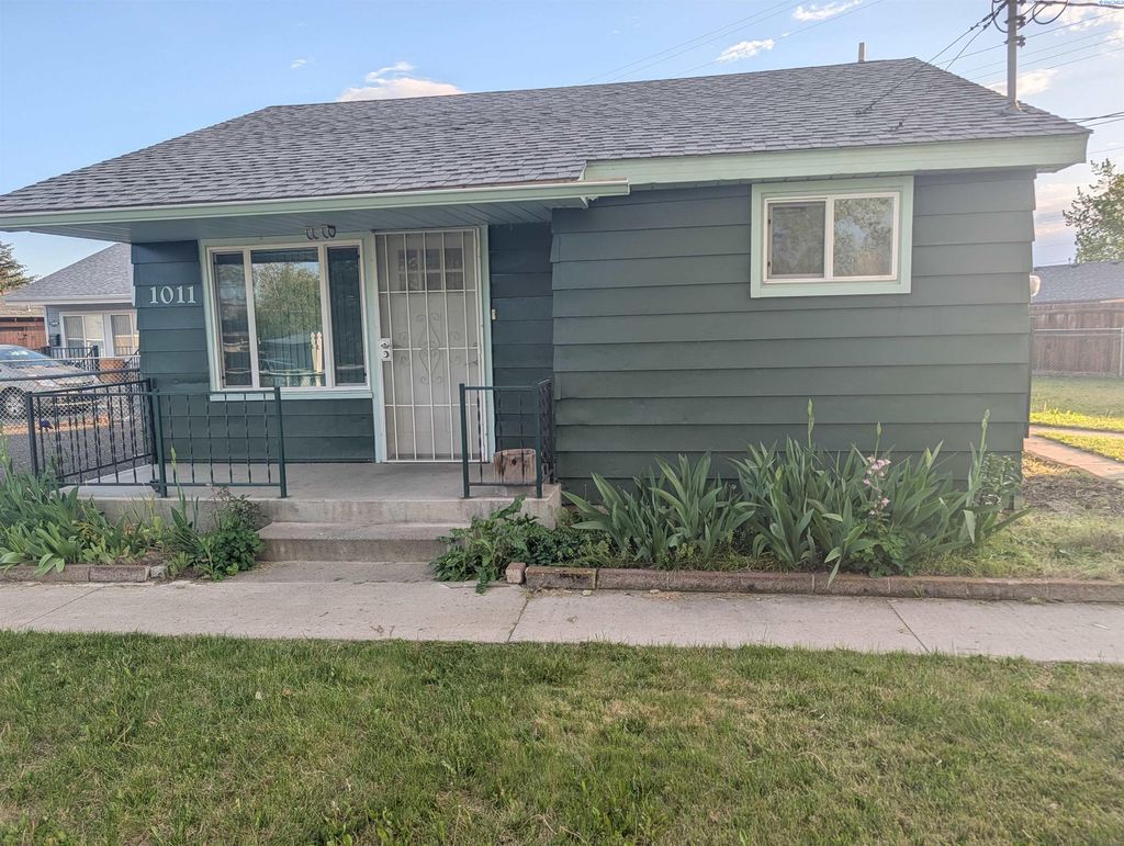 Photo of 1011 Winslow Ave, Richland, WA 99354 (MLS # 289823)