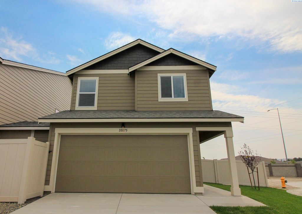 Photo of 10075 W 9th Place, Kennewick, WA 99336 (MLS # 292873)