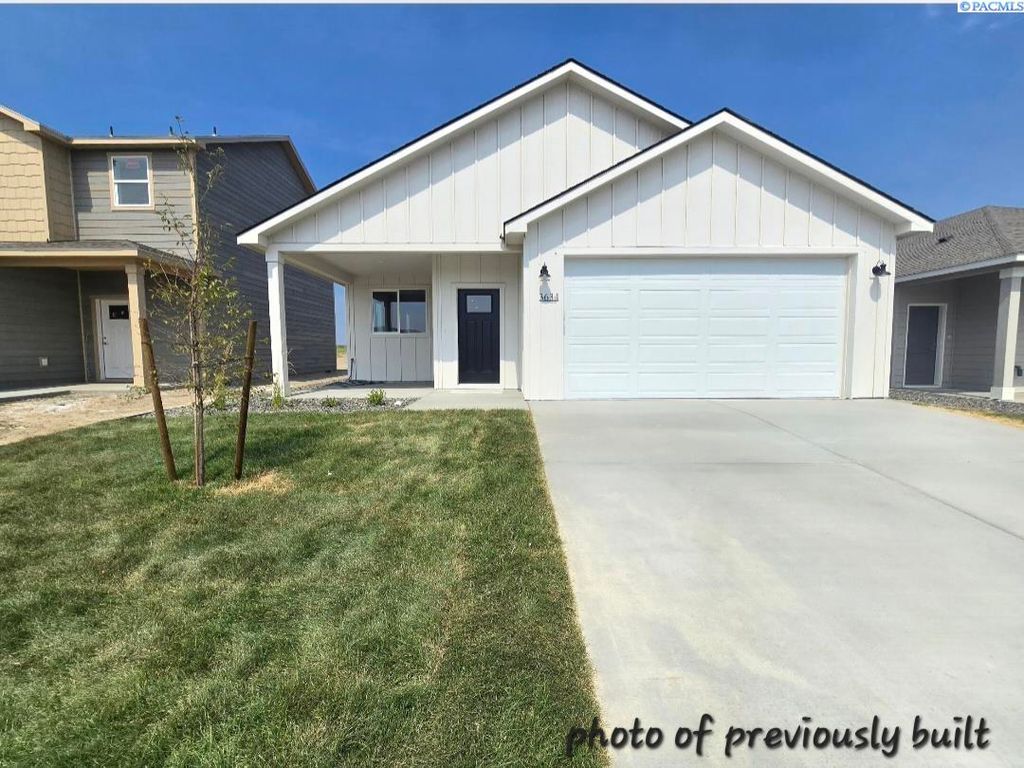 Photo of 3640 Nuthatch St. Lot 210, Richland, WA 99352 (MLS # 292721)
