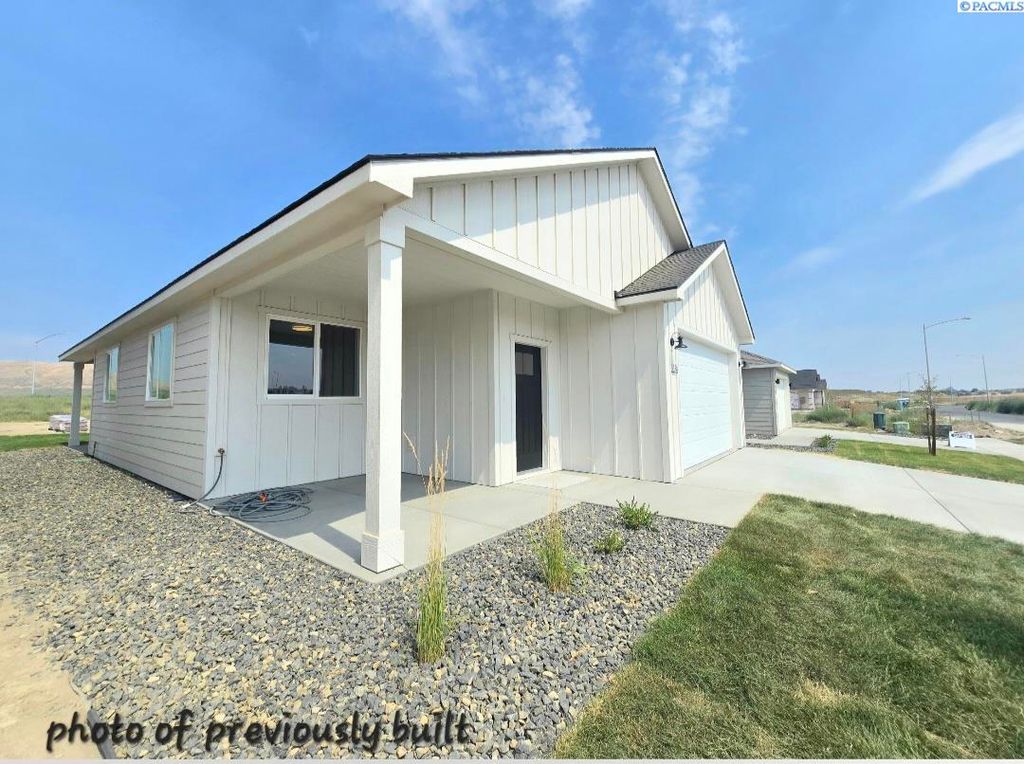 Photo of 3640 Nuthatch St. Lot 210, Richland, WA 99352 (MLS # 292721)