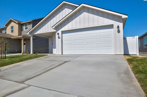 Photo of 3640 Nuthatch St. Lot 210, Richland, WA 99352 (MLS # 292721)