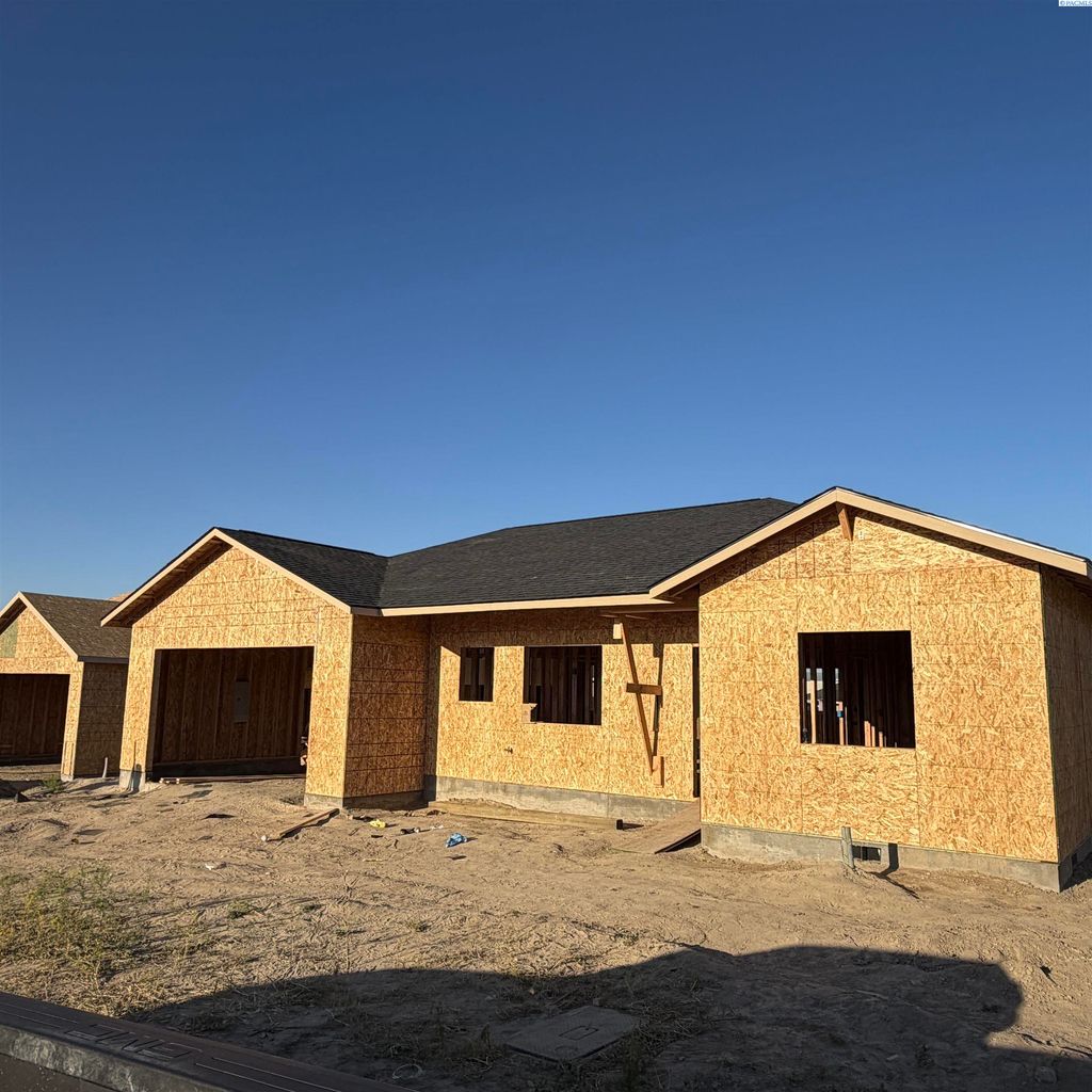 Photo of 312 Hogan St, Sunnyside, WA 98944 (MLS # 292864)