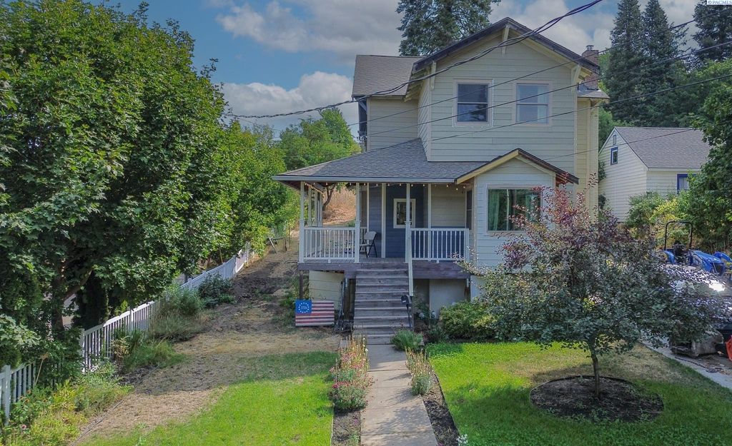 Photo of 1005 S East St, Colfax, WA 99111 (MLS # 287422)