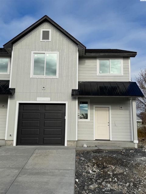 Photo of 3471 W 6th Place, Kennewick, WA 99336 (MLS # 284335)