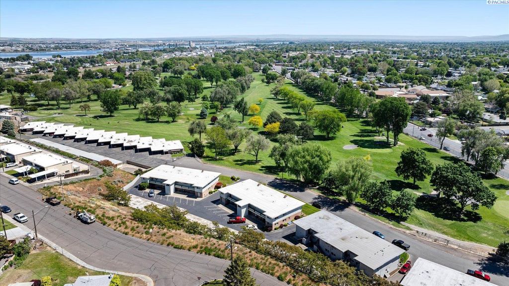 Photo of 99 N Waverly Pl, Kennewick, WA 99336 (MLS # 290186)