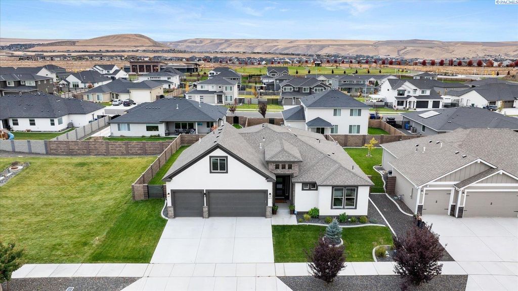 Photo of 4203 Barbera St, Richland, WA 99352 (MLS # 290787)